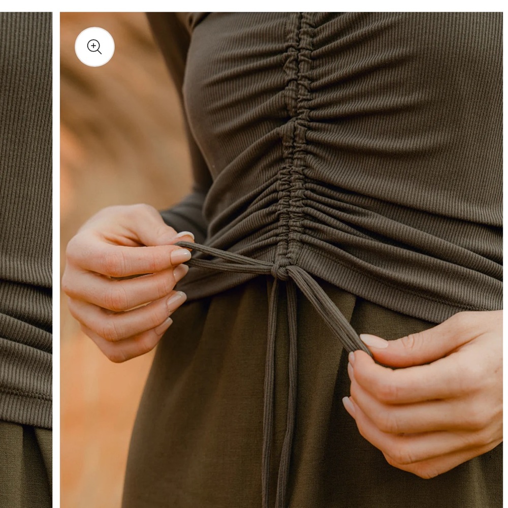 POINT CROP RUCHED TOP - Picture 3 of 8